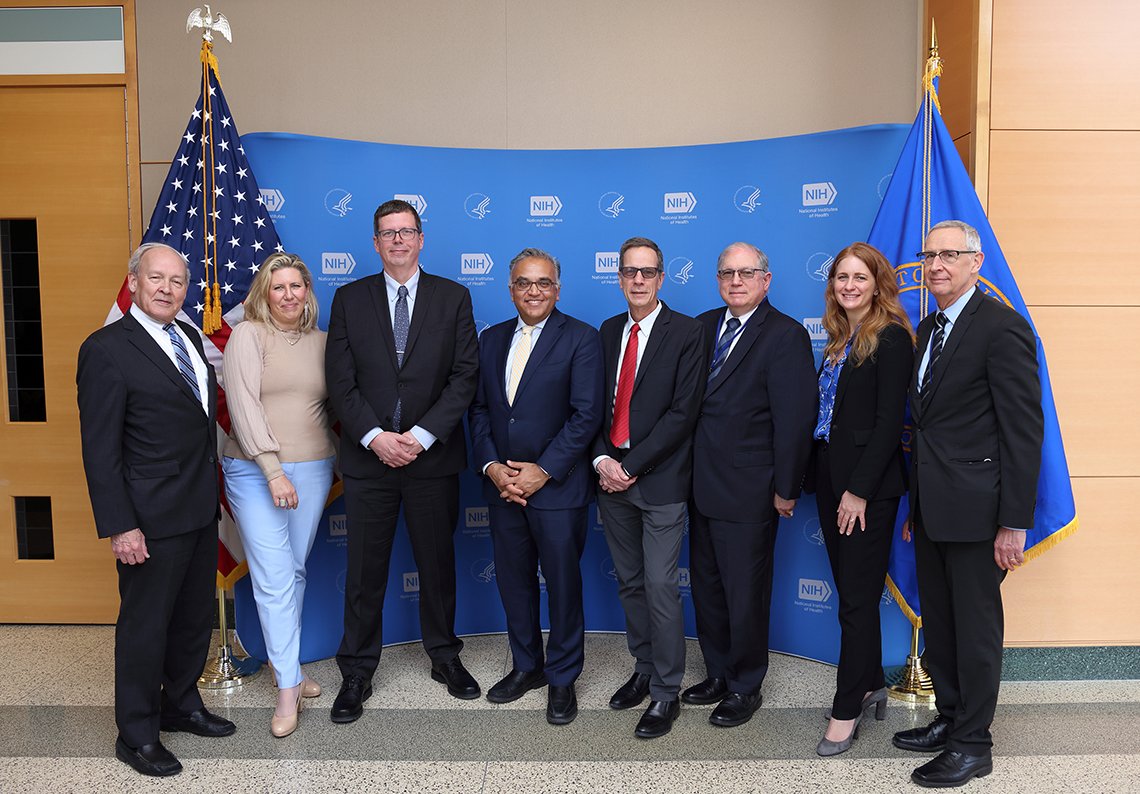 Jha, White House Covid Response Team Visit NIH Record